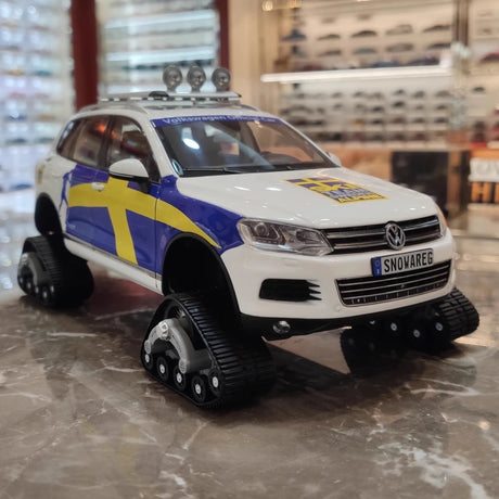 [Kyosho] 1:18 Volkswagen 2010 Touareg Snowareg Sweden Model Car Die-Cast