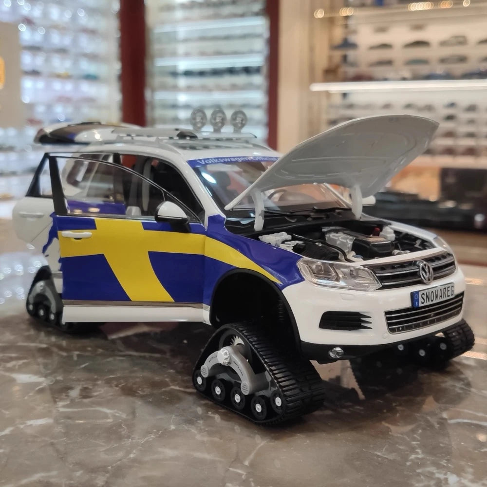 [Kyosho] 1:18 Volkswagen 2010 Touareg Snowareg Sweden モデルカー Die-Cast