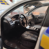 [Kyosho] 1:18 Volkswagen 2010 Touareg Snowareg Sweden モデルカー Die-Cast