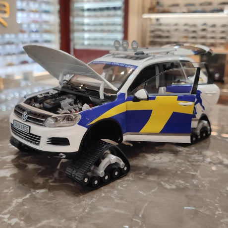 [Kyosho] 1:18 Volkswagen 2010 Touareg Snowareg Sweden Model Car Die-Cast