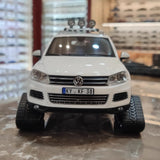 [Kyosho] 1:18 Volkswagen 2010 Touareg Snowareg White Model Car Die-Cast