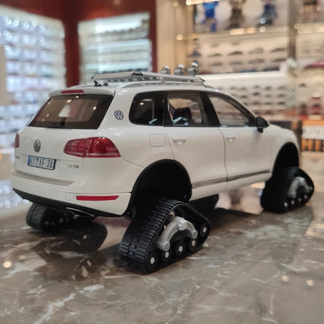 [Kyosho] 1:18 Volkswagen 2010 Touareg Snowareg White Model Car Die-Cast