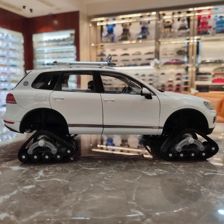 [Kyosho] 1:18 Volkswagen 2010 Touareg Snowareg White Model Car Die-Cast