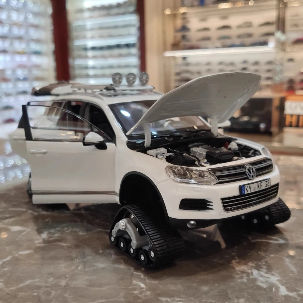 [Kyosho] 1:18 Volkswagen 2010 Touareg Snowareg White Model Car Die-Cast