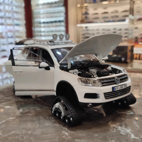 [Kyosho] 1:18 Volkswagen 2010 Touareg Snowareg White Model Car Die-Cast