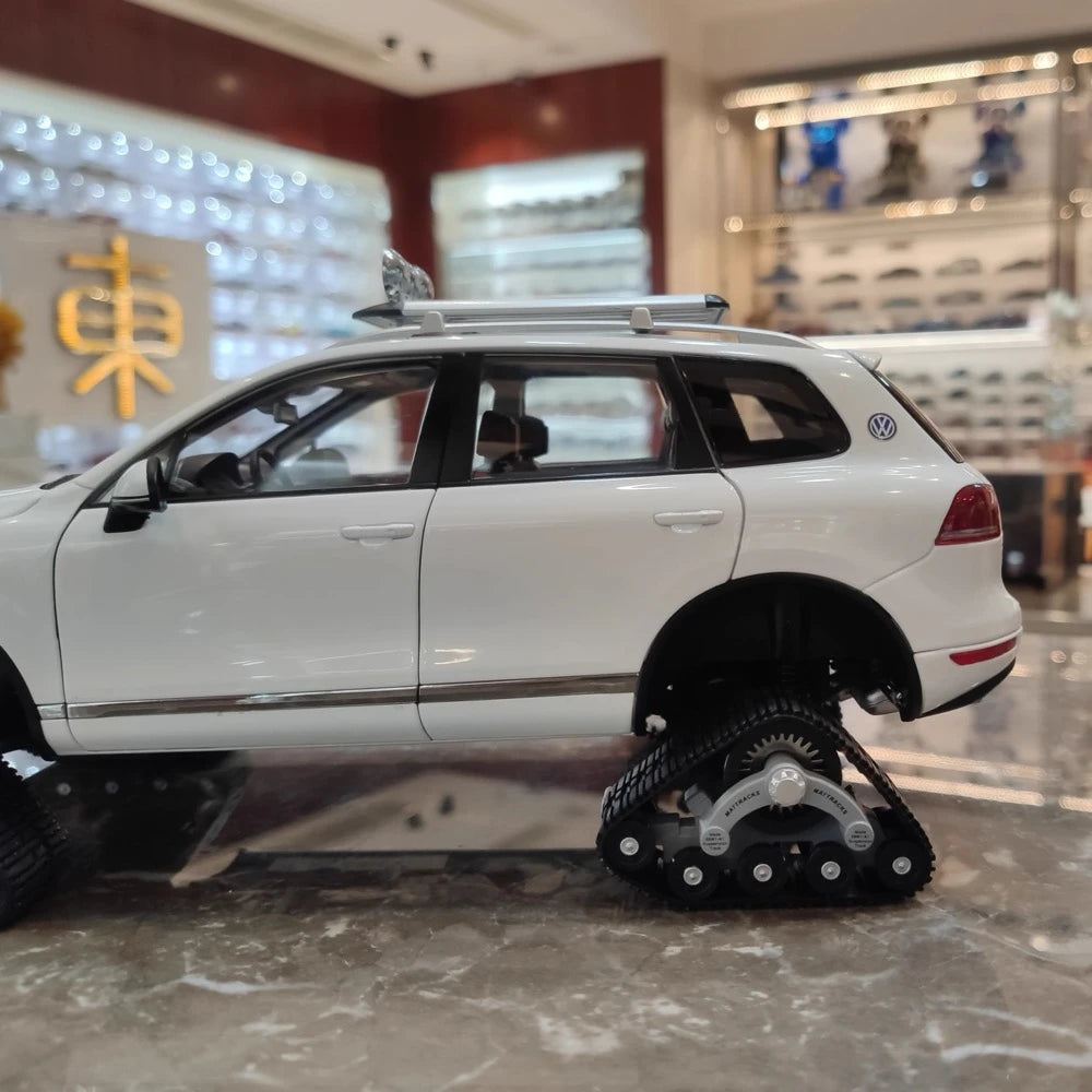 [Kyosho] 1:18 Volkswagen 2010 Touareg Snowareg White Model Car Die-Cast