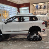 [Kyosho] 1:18 Volkswagen 2010 Touareg Snowareg White Model Car Die-Cast