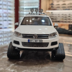 [Kyosho] 1:18 Volkswagen 2010 Touareg Snowareg White Model Car Die-Cast