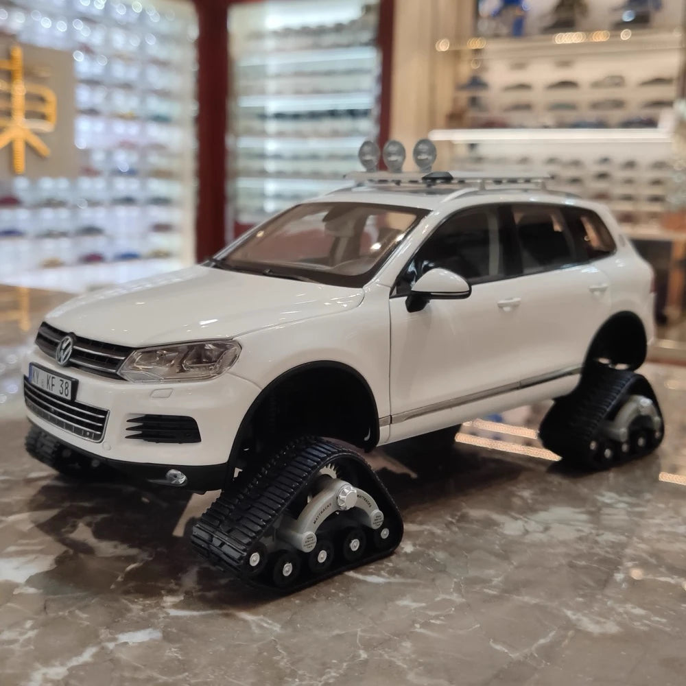 [Kyosho] 1:18 Volkswagen 2010 Touareg Snowareg White Model Car Die-Cast