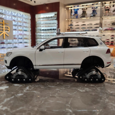 [Kyosho] 1:18 Volkswagen 2010 Touareg Snowareg White Model Car Die-Cast