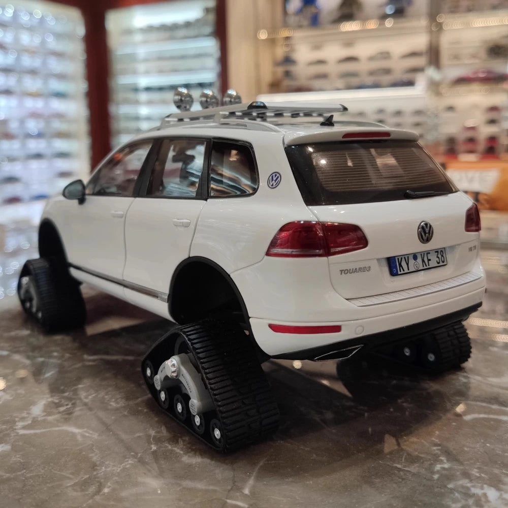 [Kyosho] 1:18 Volkswagen 2010 Touareg Snowareg White Model Car Die-Cast