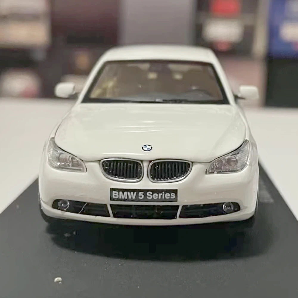 [Kyosho] 1:43 BMW 2003 E60 545i White Model Car Die-Cast