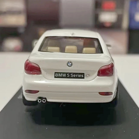 [Kyosho] 1:43 BMW 2003 E60 545i White Model Car Die-Cast