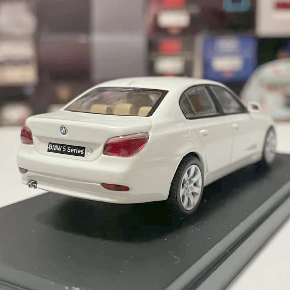 [Kyosho] 1:43 BMW 2003 E60 545i White Model Car Die-Cast