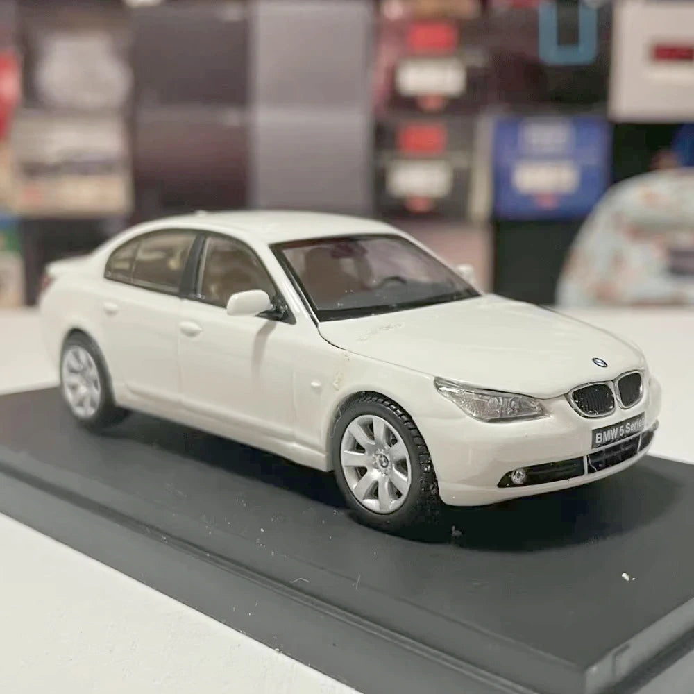 [Kyosho] 1:43 BMW 2003 E60 545i White Model Car Die-Cast