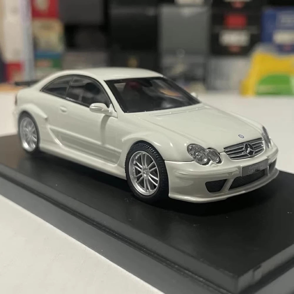 [Kyosho] 1:43 Mercedes-Benz 2004 CLK DTM AMG C209 White Model Car Die-Cast