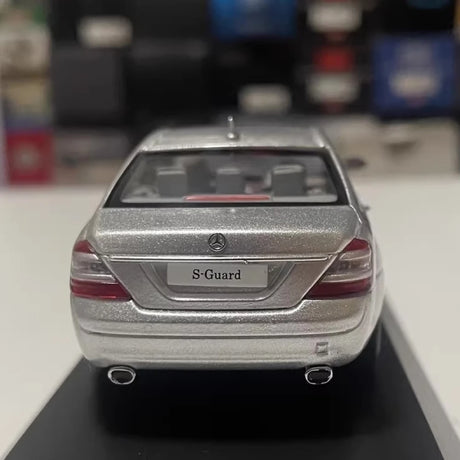 [Kyosho] 1:43 Mercedes-Benz 2006 S600 Guard V221 Silver Model Car Die-Cast