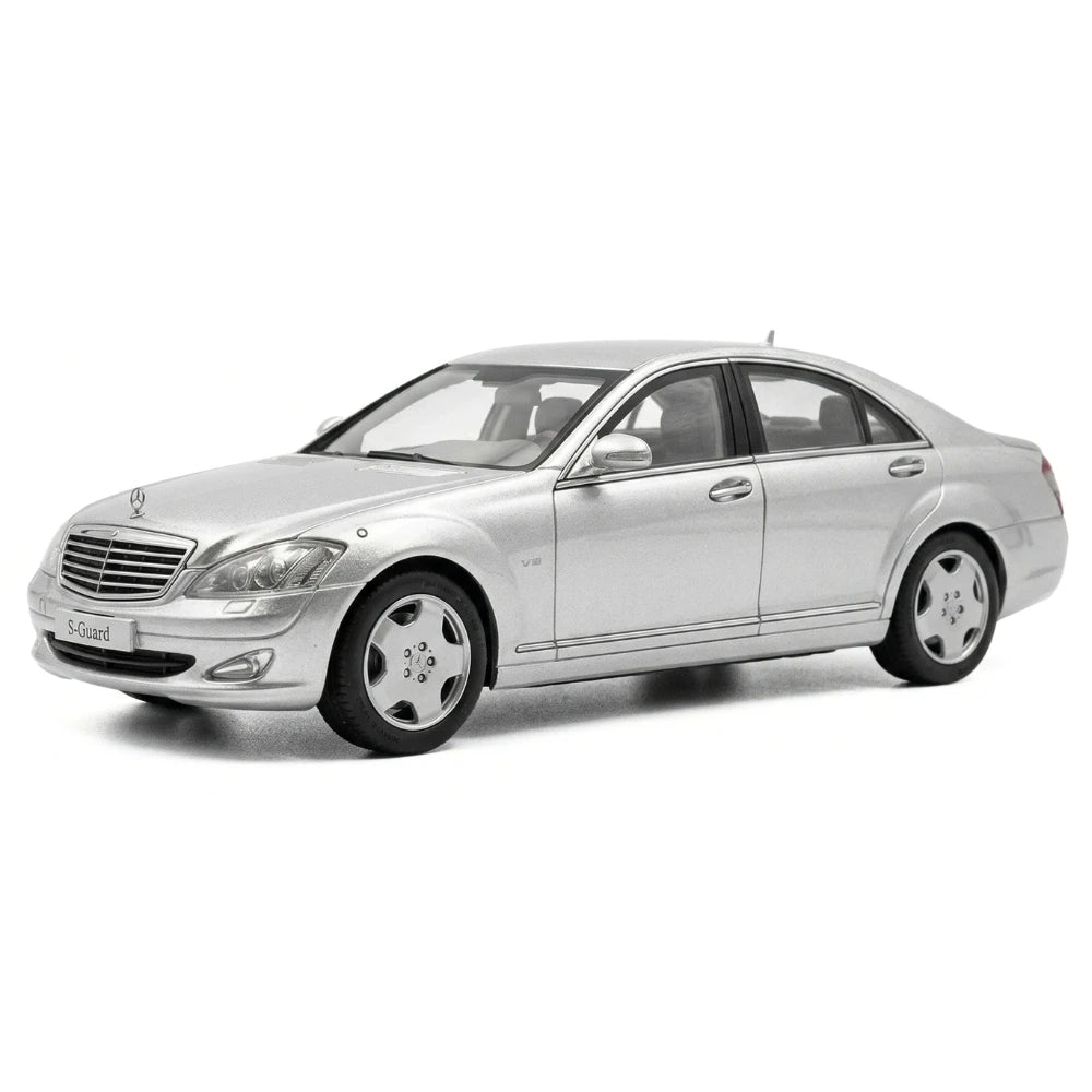 [Kyosho] 1:43 Mercedes-Benz 2006 S600 Guard V221 Silver Model Car Die-Cast