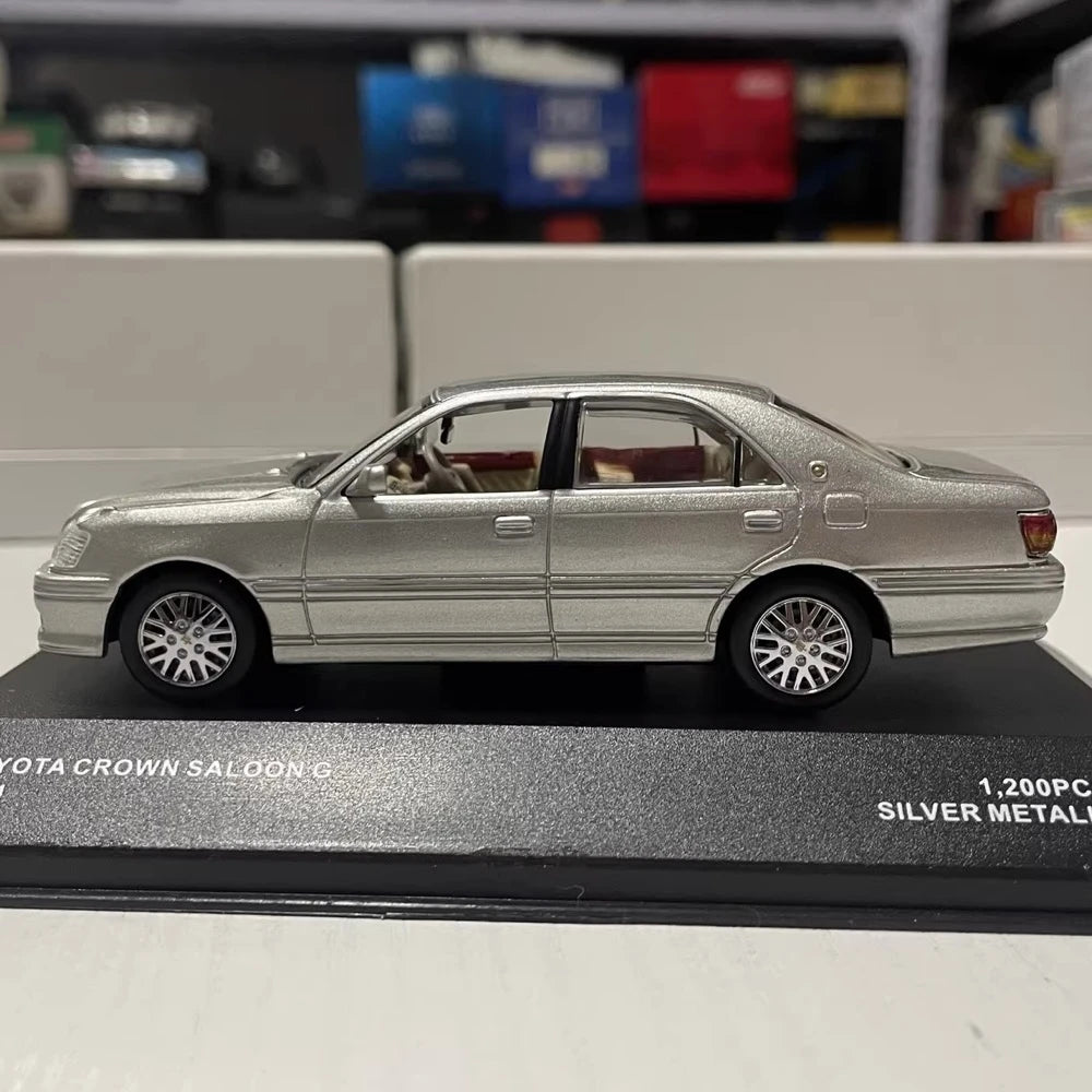 [Kyosho] 1:43 Toyota 2001 Crown S170 Silver Model Car Die-Cast