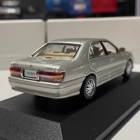 [Kyosho] 1:43 Toyota 2001 Crown S170 Silver Model Car Die-Cast