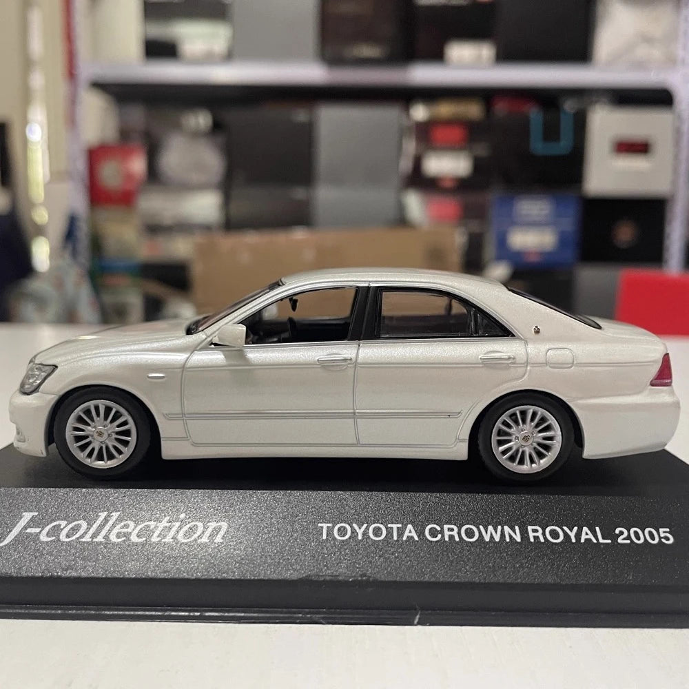 [Kyosho] 1:43 Toyota 2004 Crown S180 ホワイト モデルカー Die-Cast