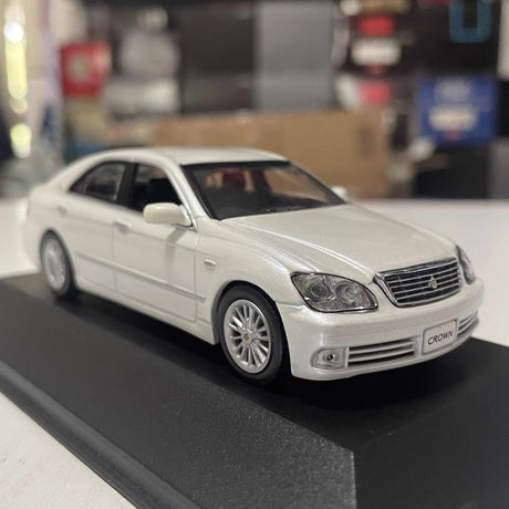 [Kyosho] 1:43 Toyota 2004 Crown S180 White Model Car Die-Cast