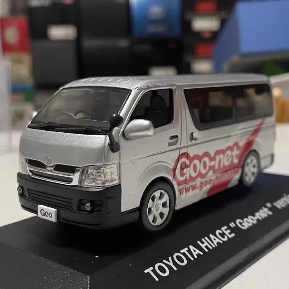 [Kyosho] 1:43 Toyota 2004 Hiace H200 Silver Model Car Die-Cast