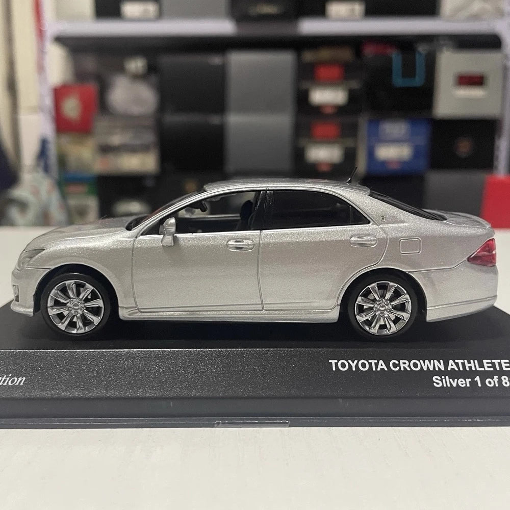 [Kyosho] 1:43 Toyota 2008 Crown Athlete S200 Silver Model Car Die-Cast