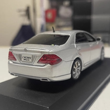 [Kyosho] 1:43 Toyota 2008 Crown Athlete S200 Silver Model Car Die-Cast