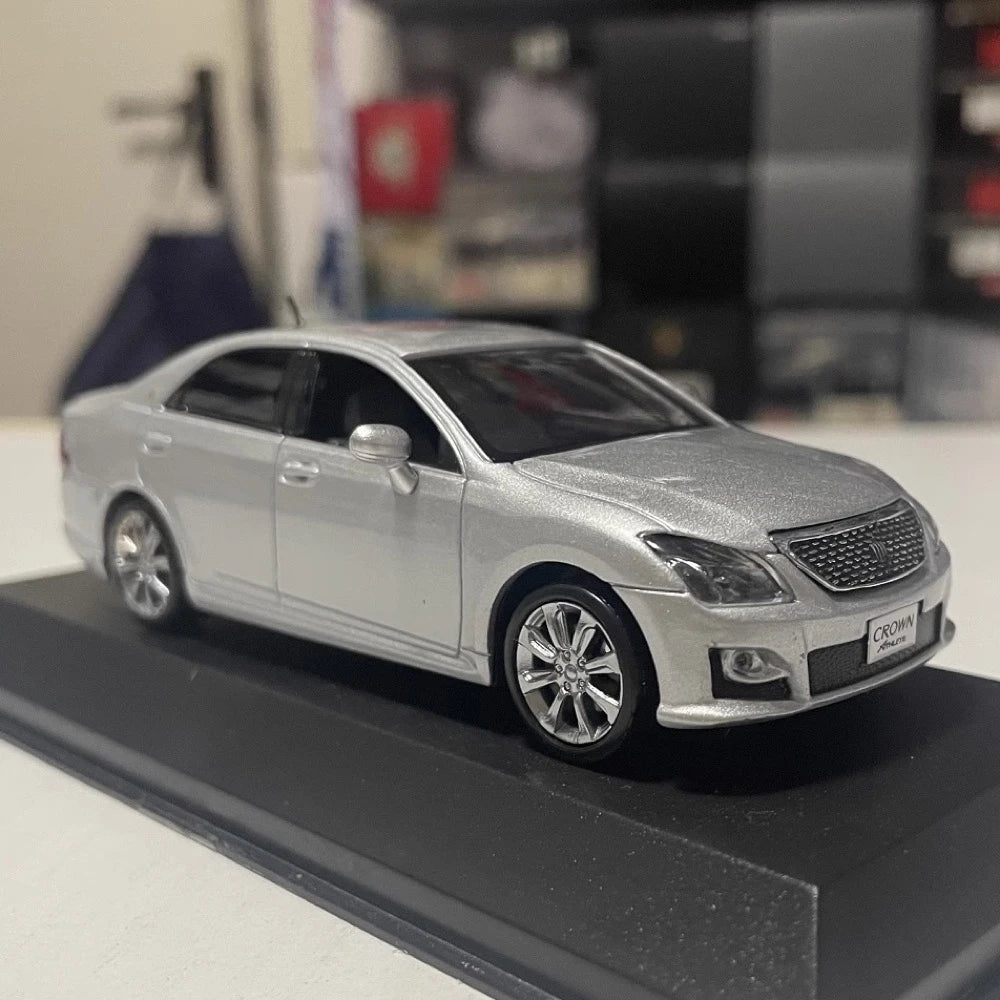 [Kyosho] 1:43 Toyota 2008 Crown Athlete S200 Silver Model Car Die-Cast