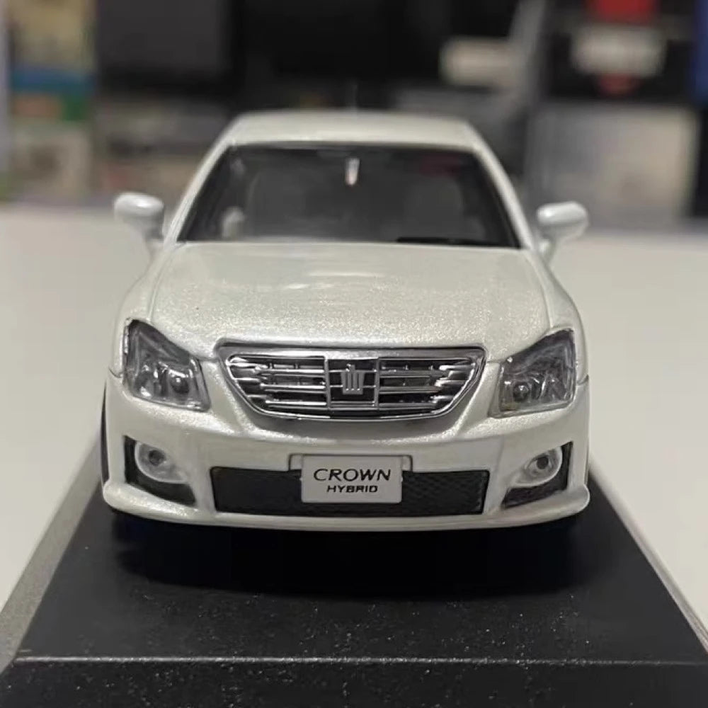 [Kyosho] 1:43 Toyota 2009 Crown Hybrid S200 White Model Car Die-Cast