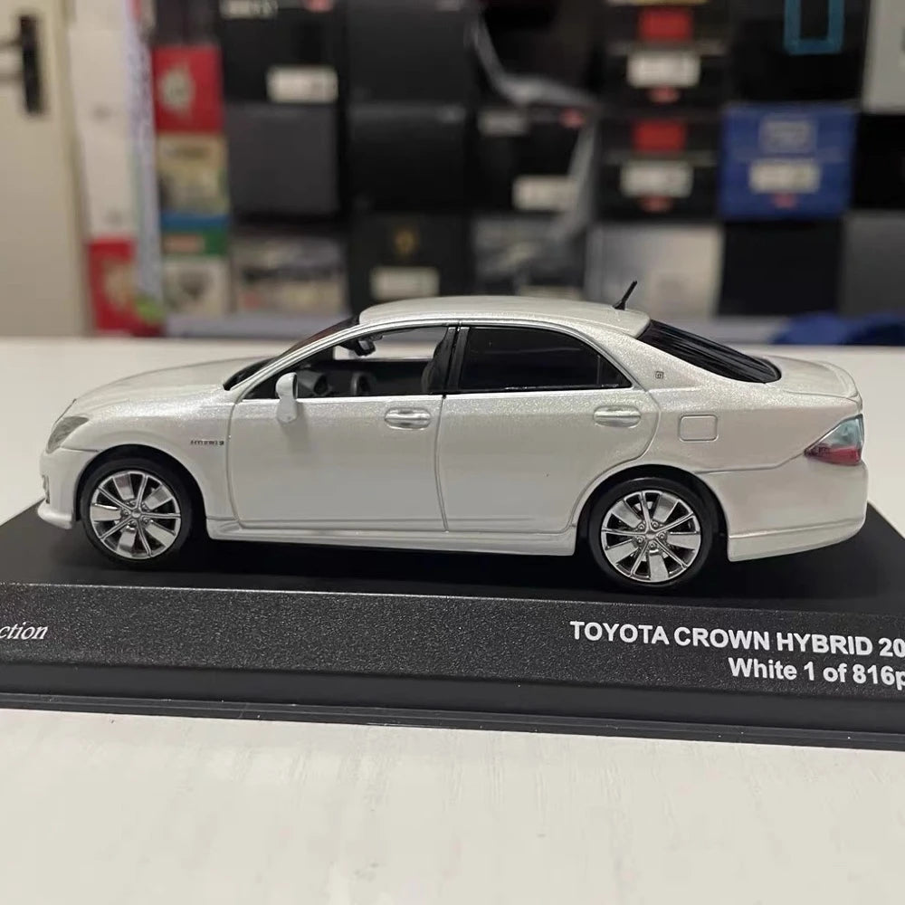 [Kyosho] 1:43 Toyota 2009 Crown Hybrid S200 White Model Car Die-Cast