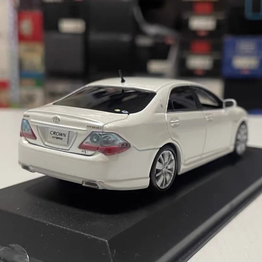 [Kyosho] 1:43 Toyota 2009 Crown Hybrid S200 White Model Car Die-Cast