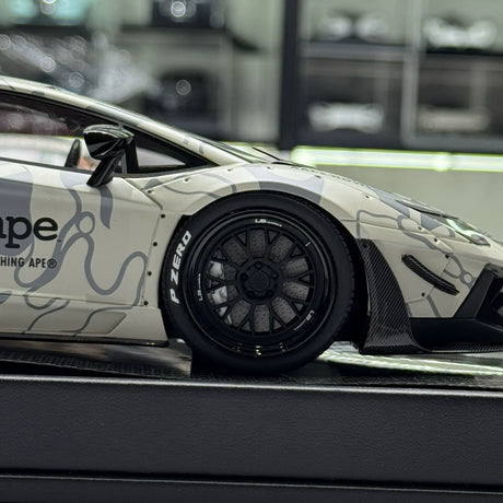 LBWK Lamborghini 2011 Aventador LB-Works AAPE Livery 1:18 – keräilyhartsimallihartsi
