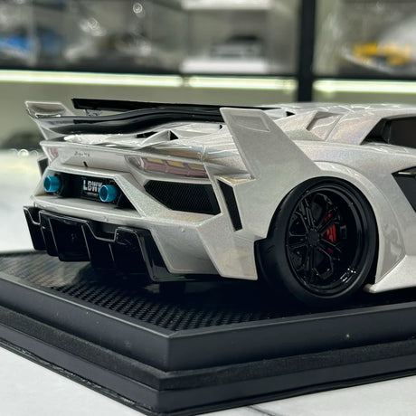 LBWK Lamborghini 2011 Aventador LP700-4 LB-Silhouette Works GT EVO White 1:18 – keräilyhartsimalli