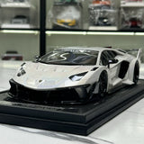 LBWK Lamborghini 2011 Aventador LP700-4 LB-Silhouette Works GT EVO White 1:18 – Resina da collezione per modelli in resina