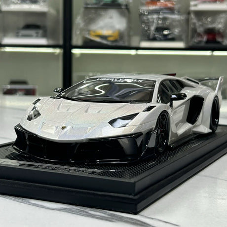 LBWK Lamborghini 2011 Aventador LP700-4 LB-Silhouette Works GT EVO White 1:18 – keräilyhartsimalli