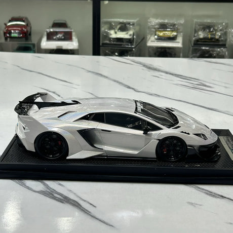 LBWK Lamborghini 2011 Aventador LP700-4 LB-Silhouette Works GT EVO White 1:18 – keräilyhartsimalli