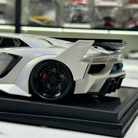 LBWK Lamborghini 2011 Aventador LP700-4 LB-Silhouette Works GT EVO White 1:18 – keräilyhartsimalli