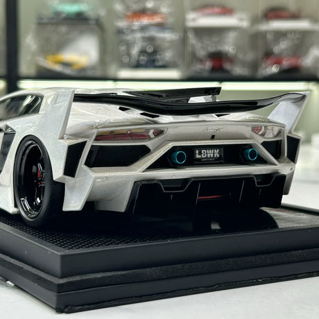 LBWK Lamborghini 2011 Aventador LP700-4 LB-Silhouette Works GT EVO White 1:18 – keräilyhartsimalli
