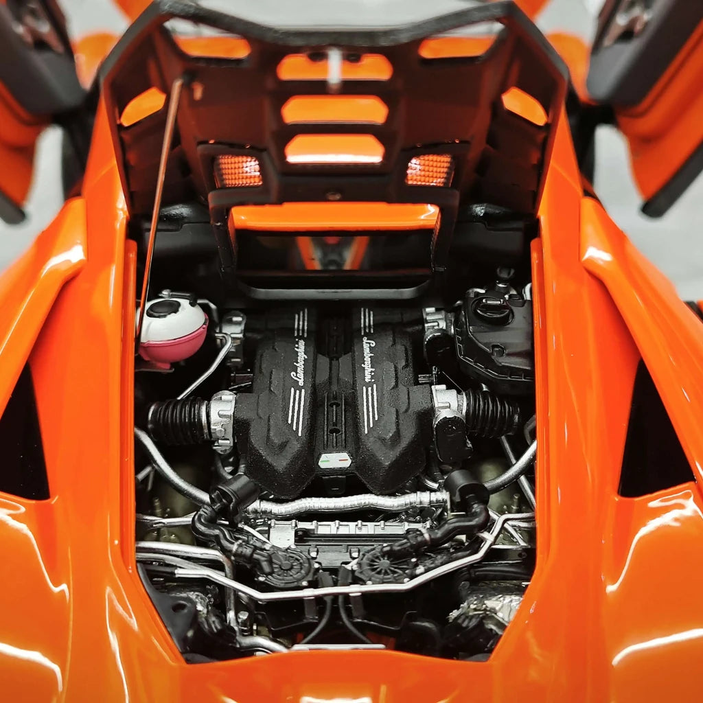 [LCD] 1:18 Lamborghini 2024 Revuelto Orange Model Car Die-Cast