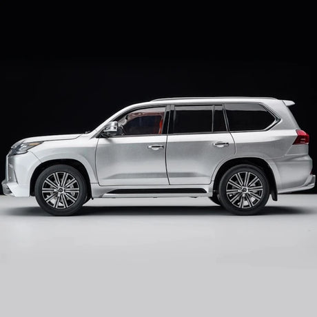[LCD] 1:18 Lexus 2018 LX 570 Silver Model Car Die-Cast