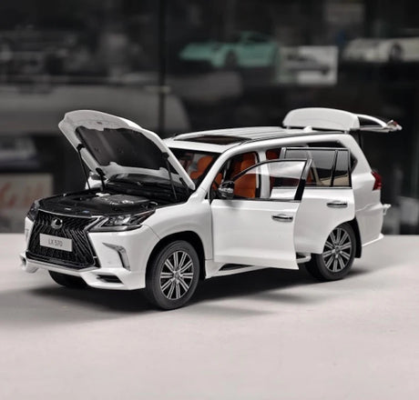 [LCD] 1:18 Lexus 2018 LX 570 White Model Car Die-Cast