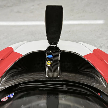 LCD McLaren 2019 Senna GTR Red and White 1:18 – Modello da collezione pressofuso