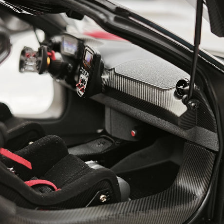 LCD McLaren 2019 Senna GTR Red and White 1:18 – Modello da collezione pressofuso
