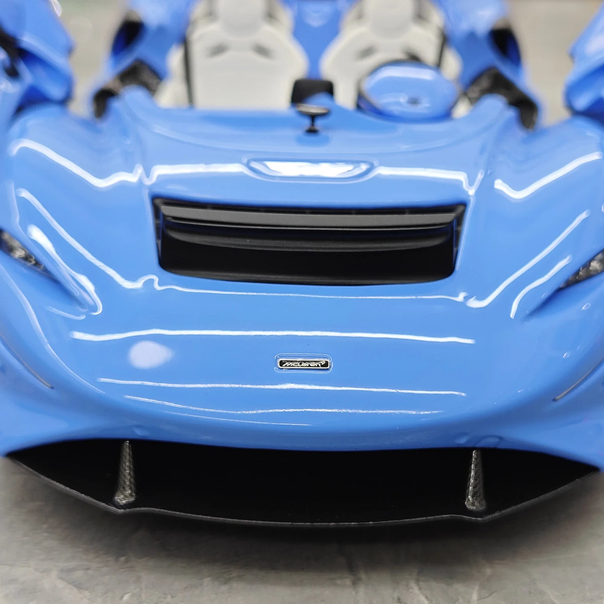 LCD McLaren 2020 Elva Light Blue 1:18 – Modello da collezione pressofuso