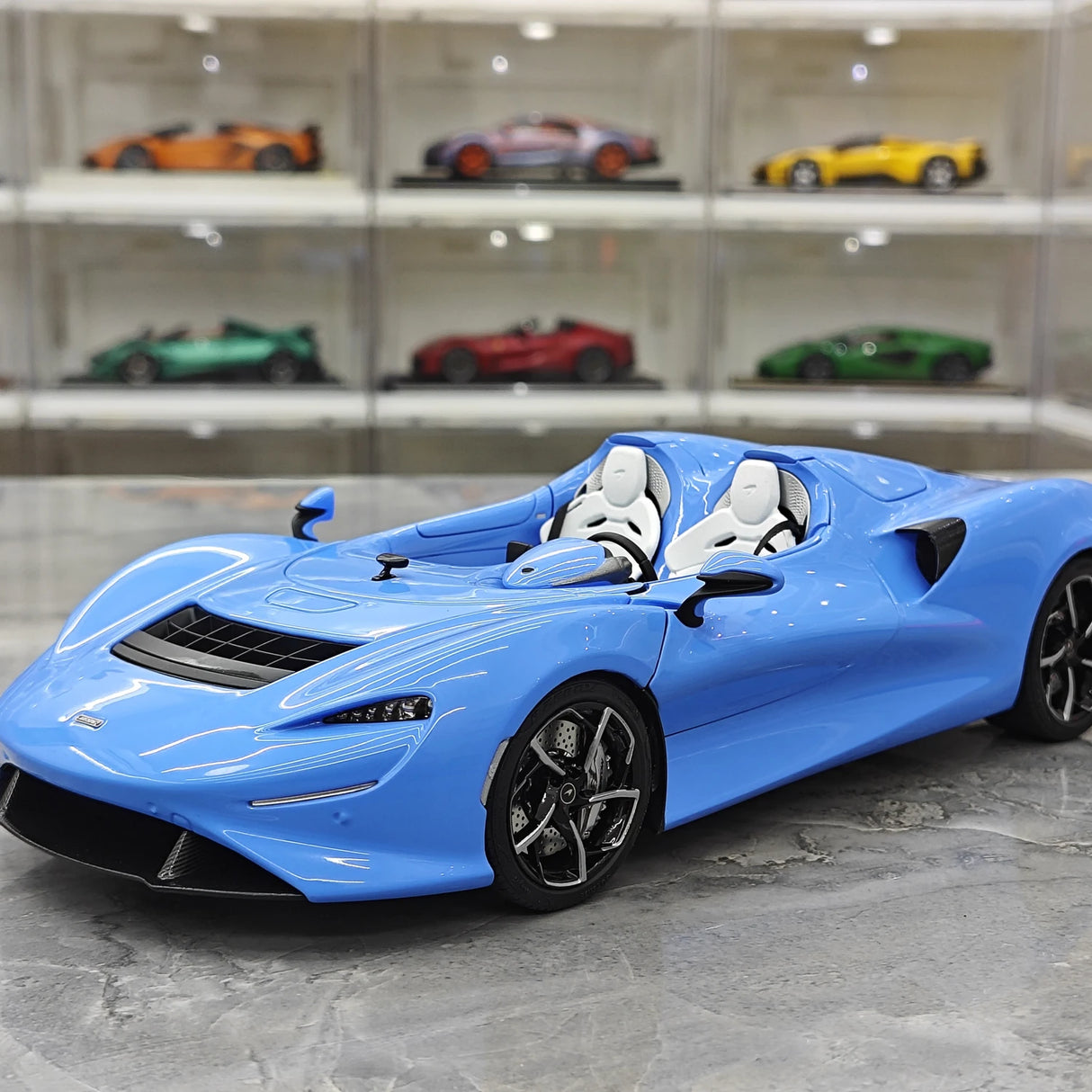 LCD McLaren 2020 Elva Light Blue 1:18 – Modello da collezione pressofuso