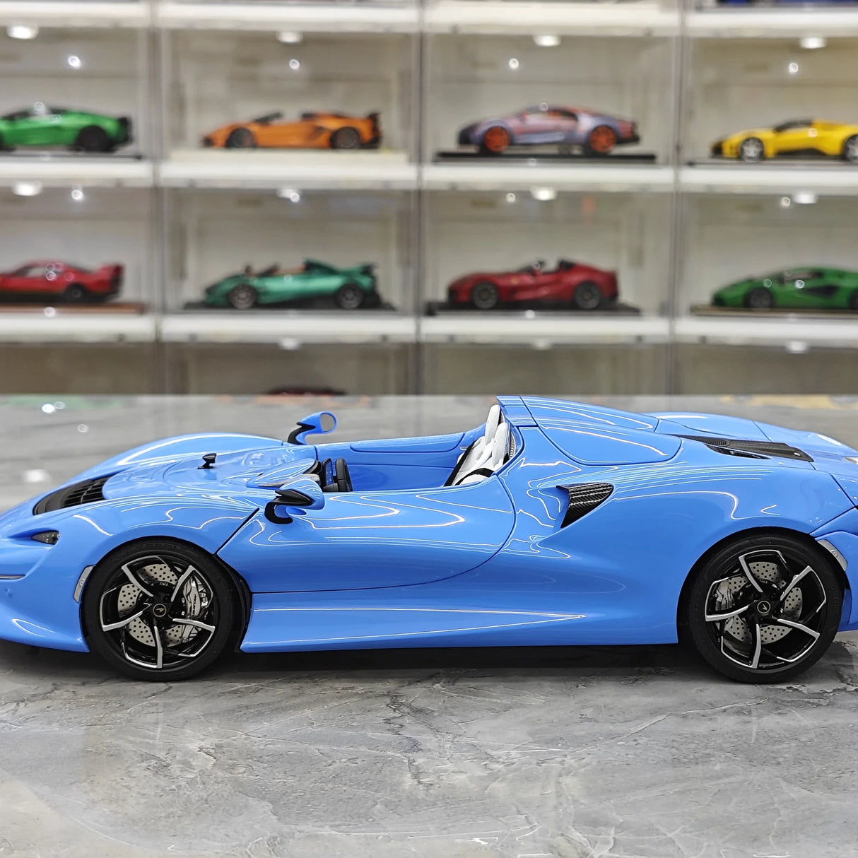LCD McLaren 2020 Elva Light Blue 1:18 – Modello da collezione pressofuso