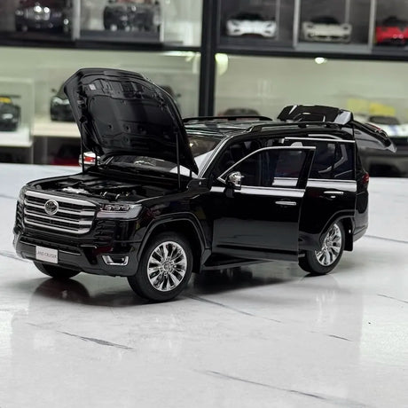 [LCD] 1:18 Toyota 2022 Land Cruiser LC300 Black Model Car Die-Cast
