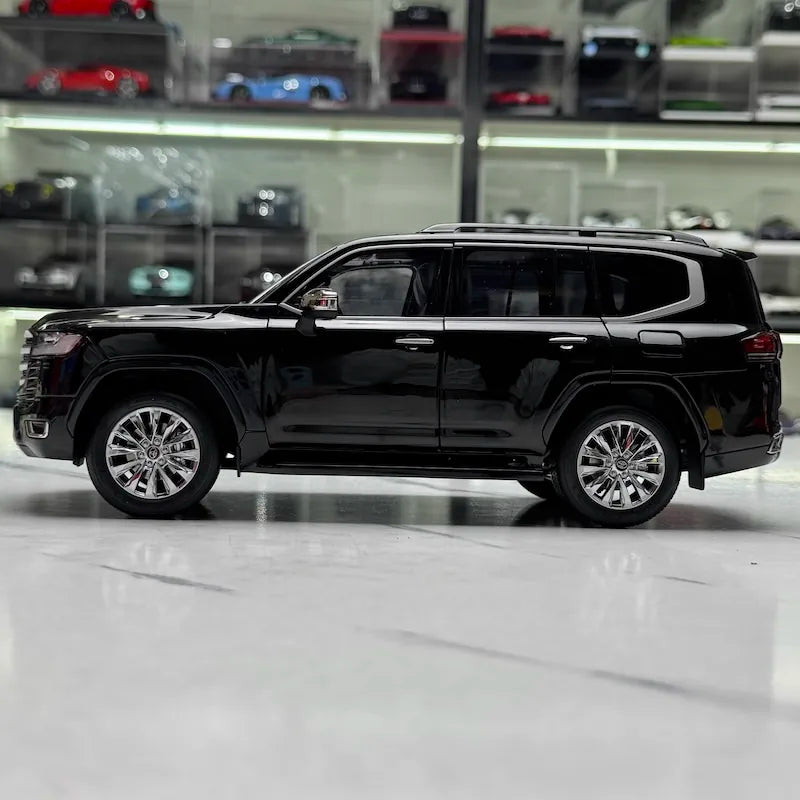 [LCD] 1:18 Toyota 2022 Land Cruiser LC300 noir voiture miniature Die-Cast